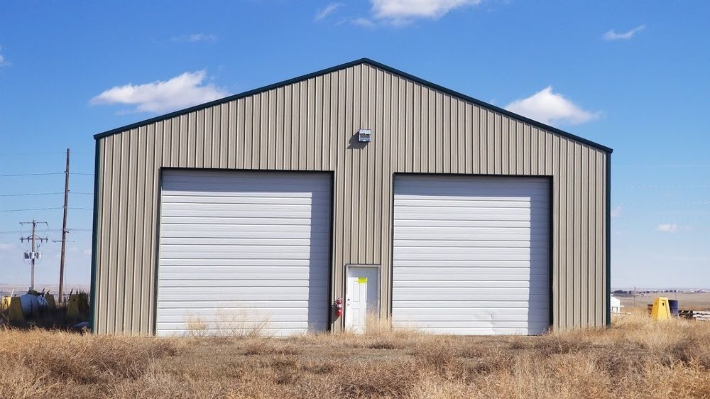 RJ Corman-5,000 SQ FT Shop On 10 Acres With Office Trailer : 6011 138th Ave NW, Williston, ND 58801